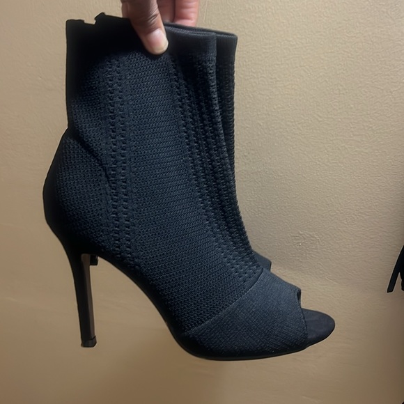 Catherine Malandrino black mesh Knitty peep toe bootie size 8.5 - Picture 3 of 9